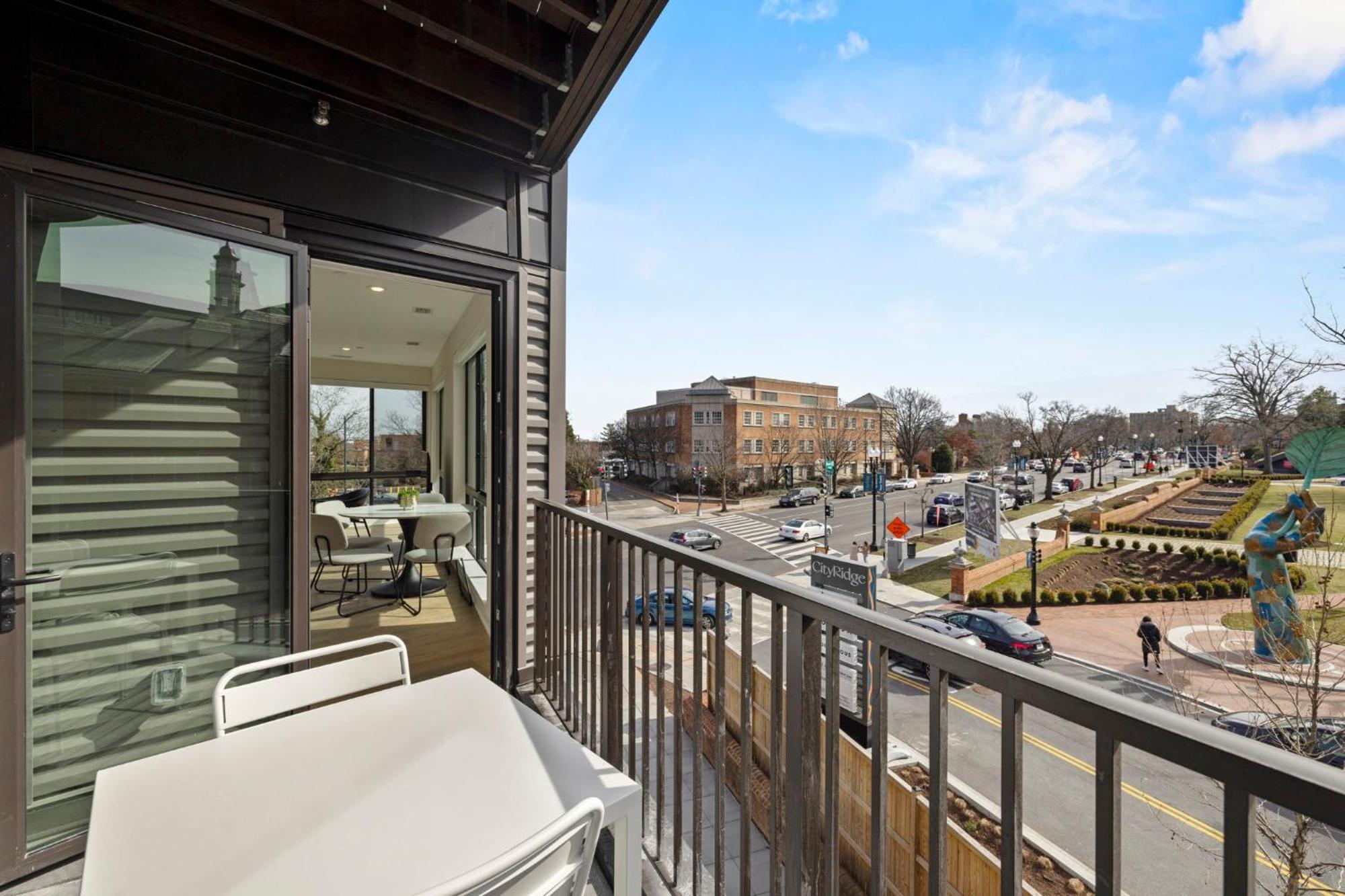 Апартаменти Placemakr Cathedral Heights Вашингтон Номер фото