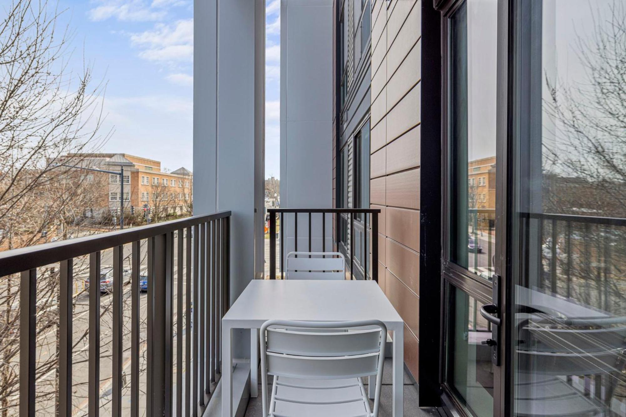 Апартаменти Placemakr Cathedral Heights Вашингтон Номер фото